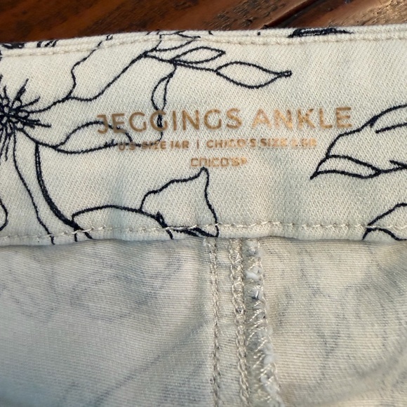 Chico’s So Slimming plus sz14 (2.5) Pull On Ankle Pants - Picture 6 of 6